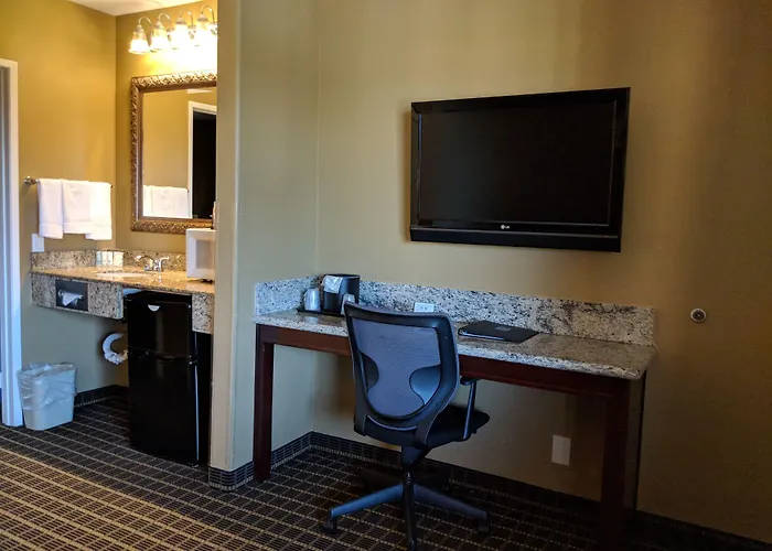 Quality Inn & Suites Westminster Seal Beach